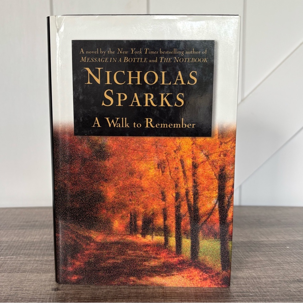 A Walk To Remember book by Nicholas Sparks